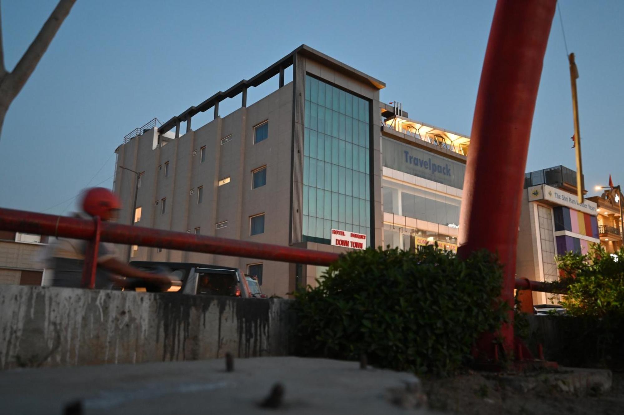 דלהי Hotel Down Town Paschim Vihar מראה חיצוני תמונה