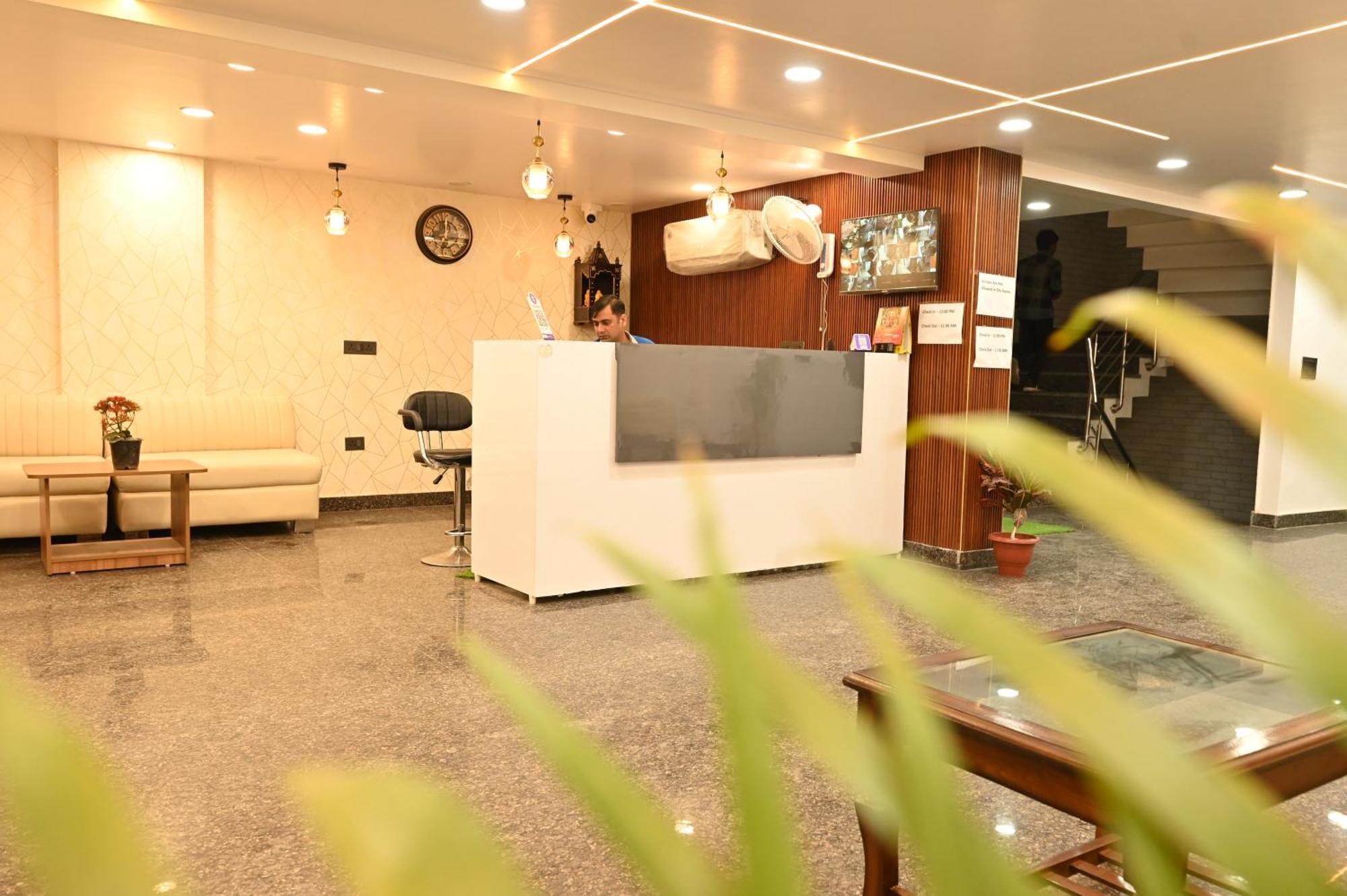 דלהי Hotel Down Town Paschim Vihar מראה חיצוני תמונה