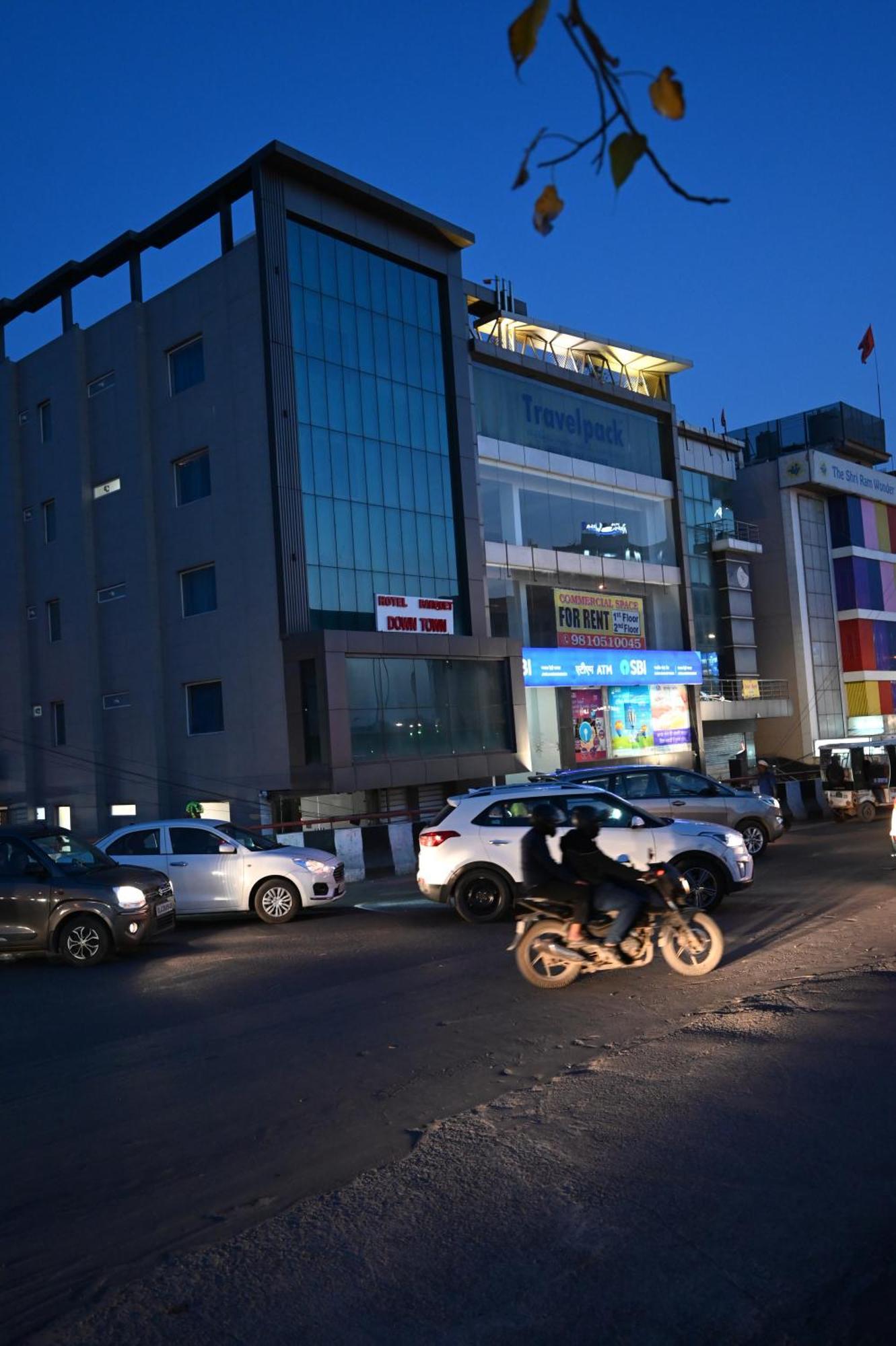 דלהי Hotel Down Town Paschim Vihar מראה חיצוני תמונה