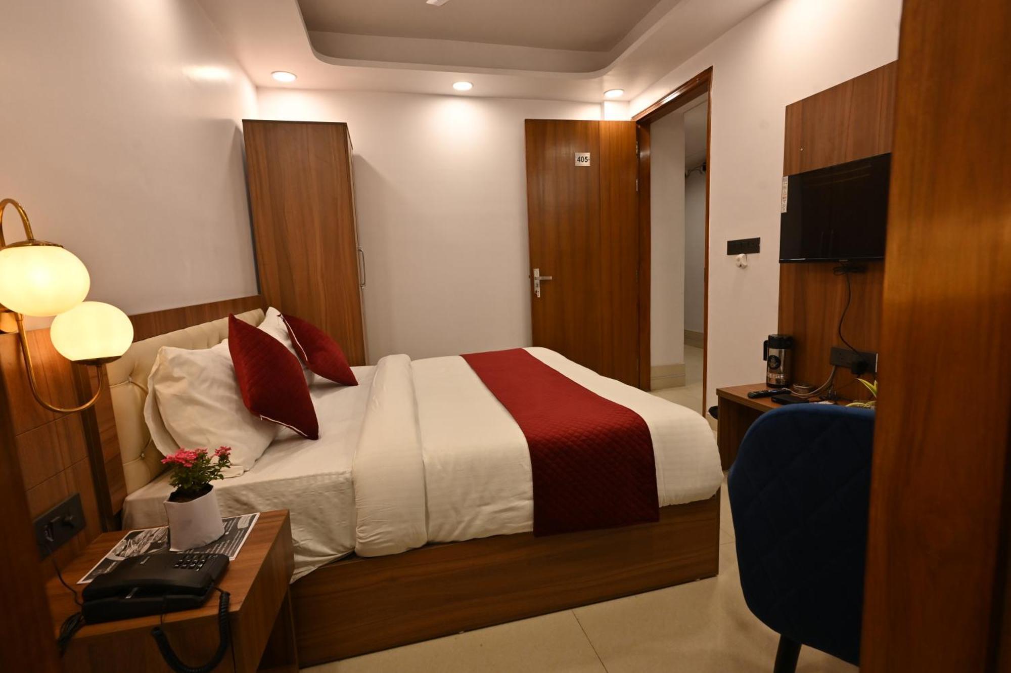דלהי Hotel Down Town Paschim Vihar מראה חיצוני תמונה