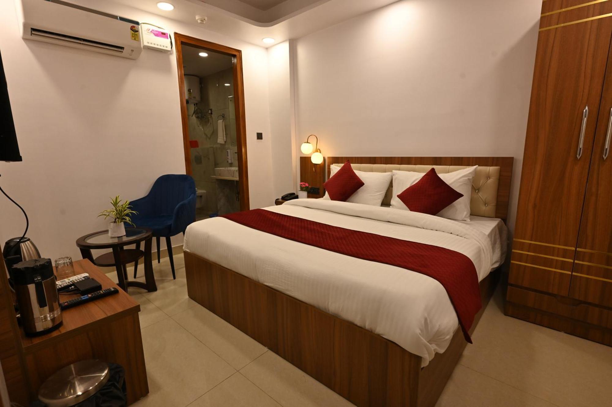 דלהי Hotel Down Town Paschim Vihar מראה חיצוני תמונה