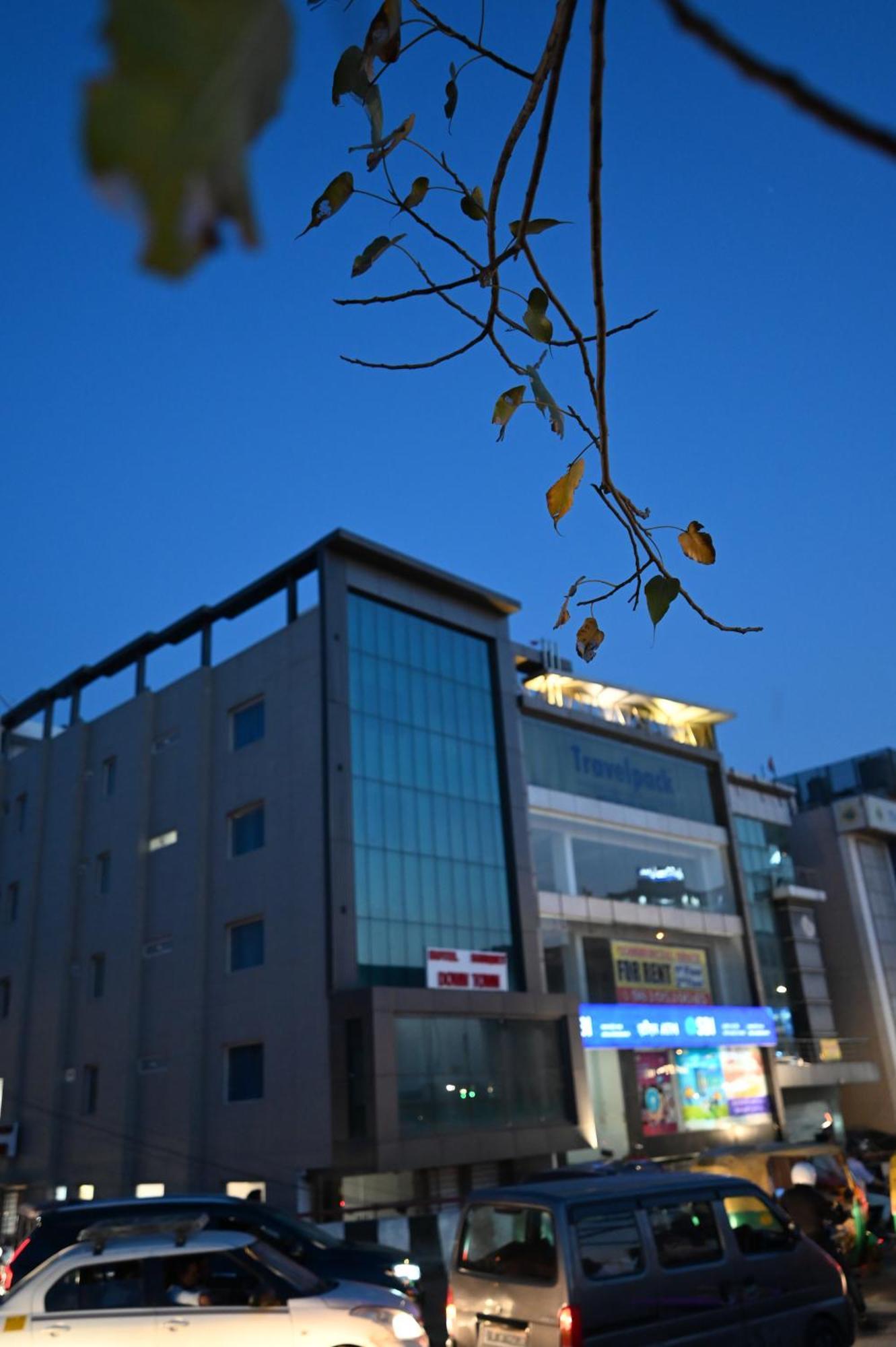 דלהי Hotel Down Town Paschim Vihar מראה חיצוני תמונה