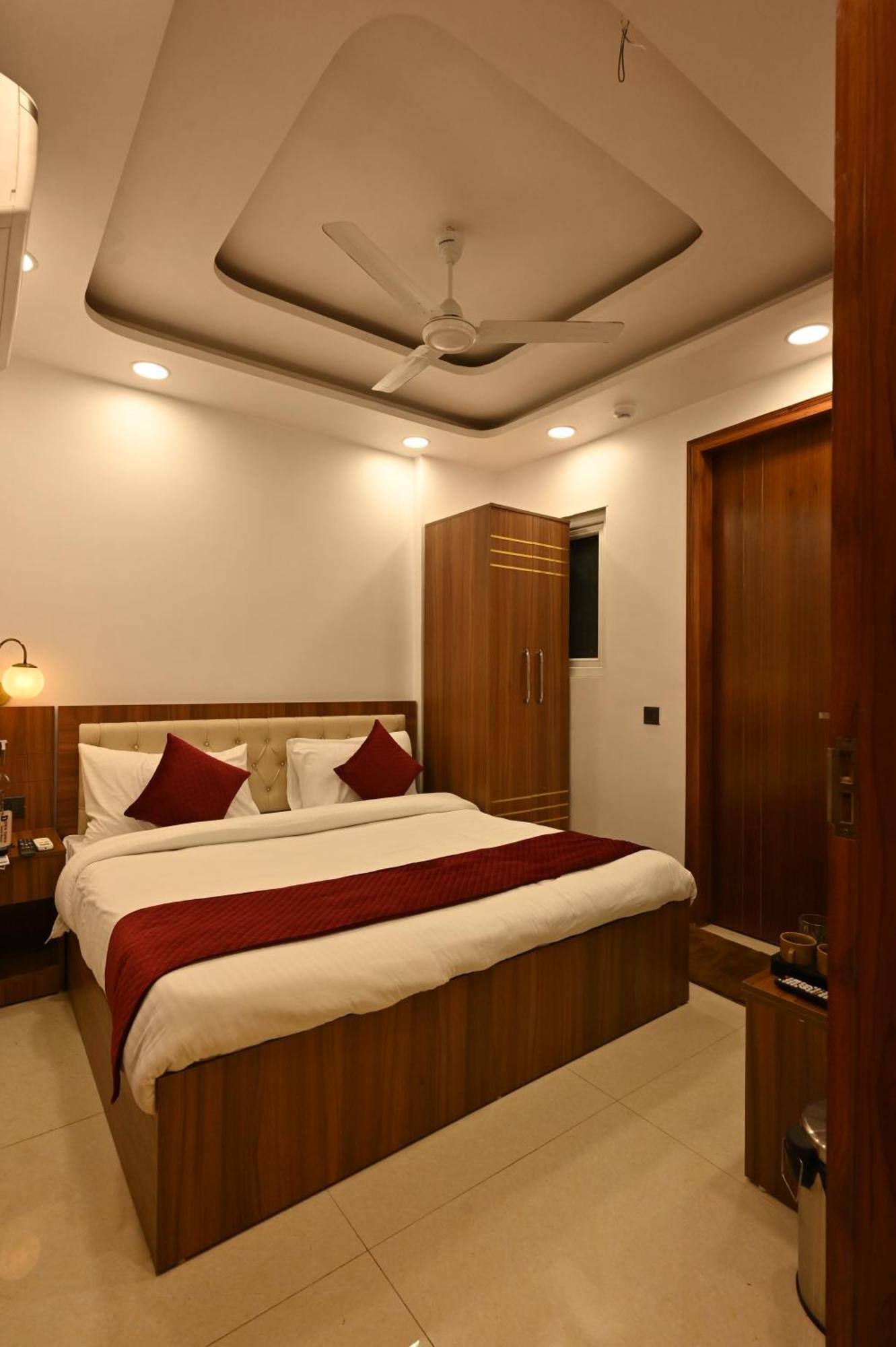 דלהי Hotel Down Town Paschim Vihar מראה חיצוני תמונה