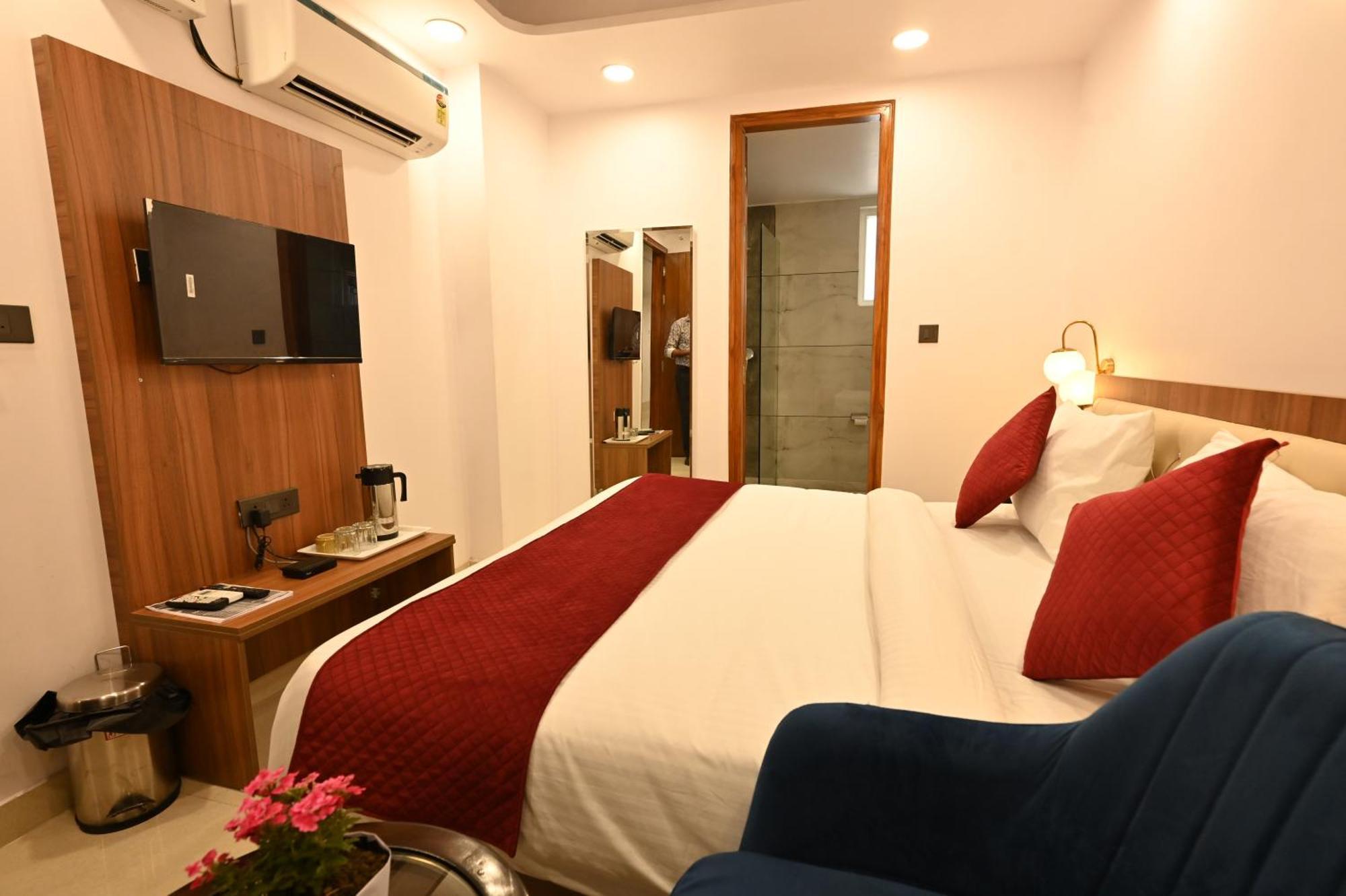 דלהי Hotel Down Town Paschim Vihar מראה חיצוני תמונה