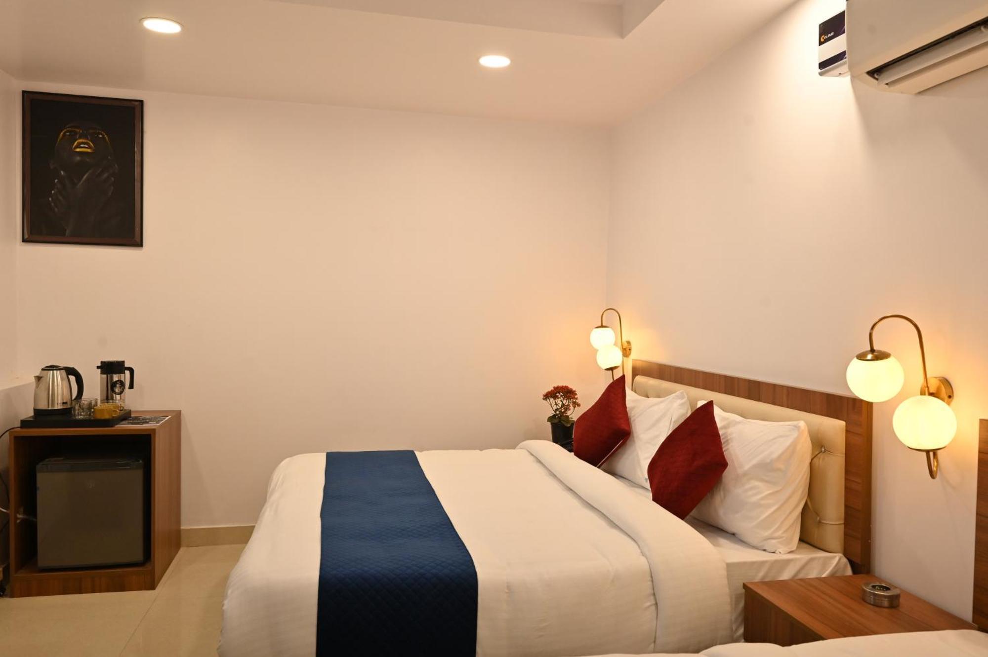 דלהי Hotel Down Town Paschim Vihar מראה חיצוני תמונה