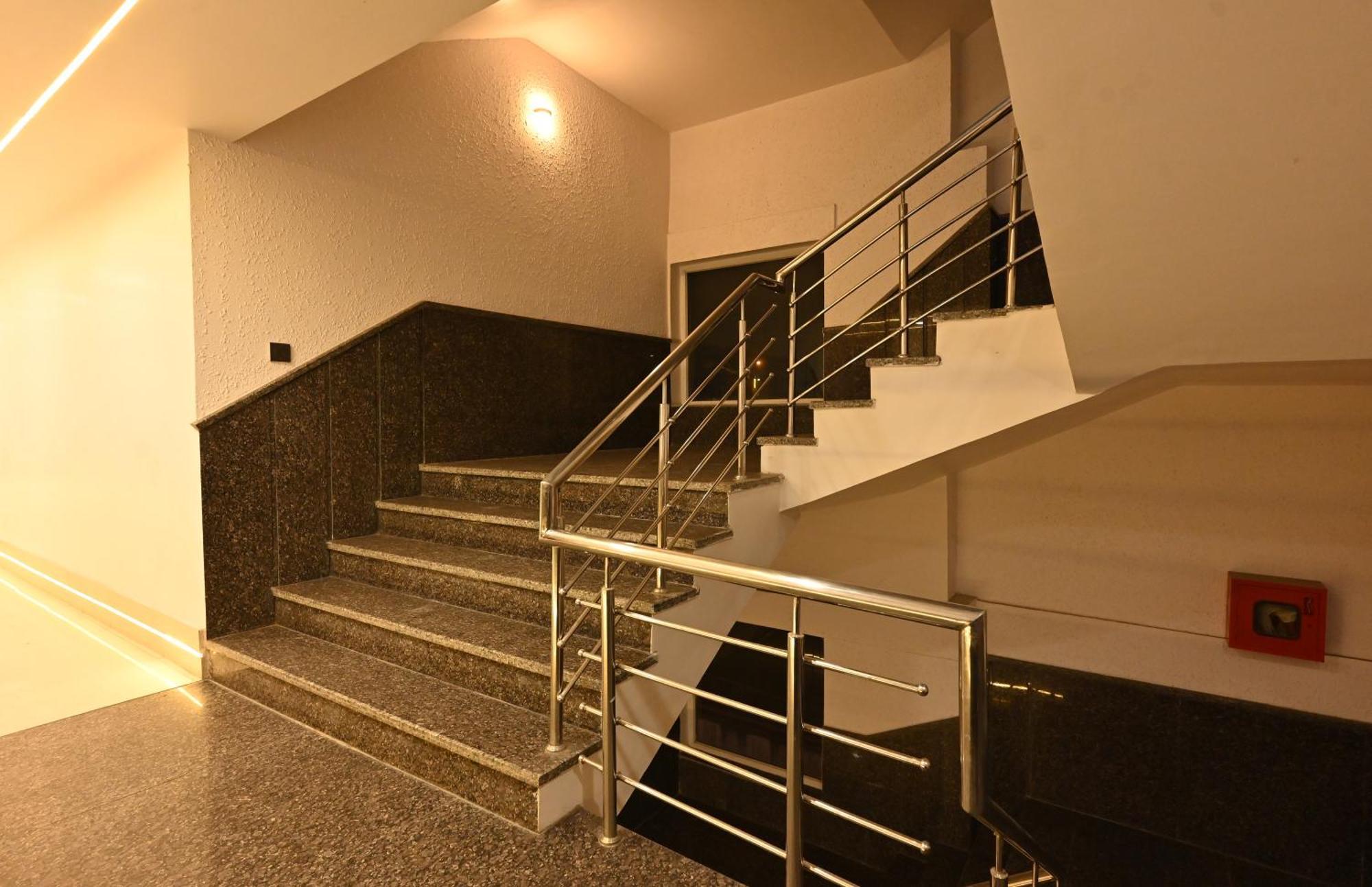 דלהי Hotel Down Town Paschim Vihar מראה חיצוני תמונה