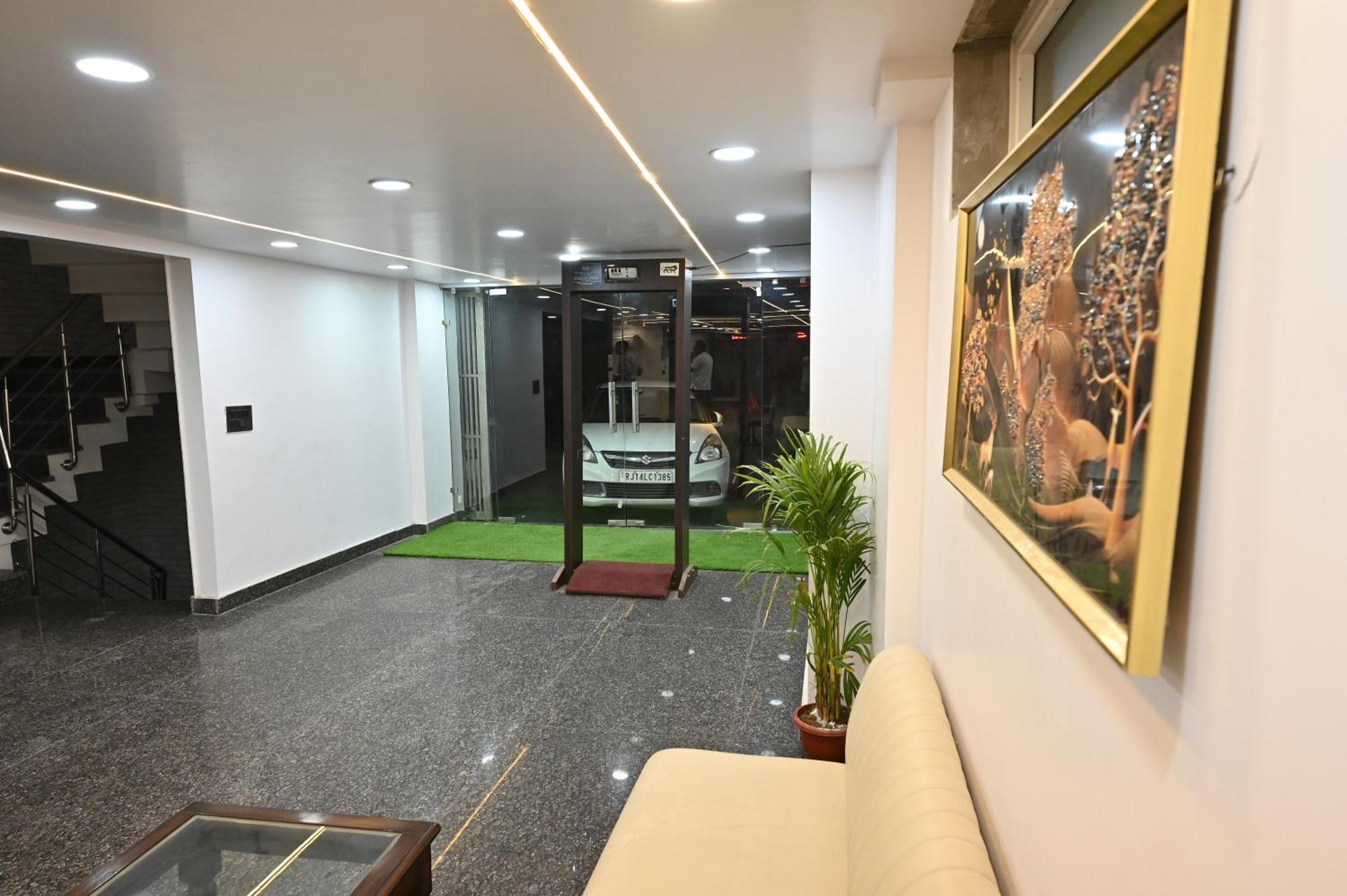 דלהי Hotel Down Town Paschim Vihar מראה חיצוני תמונה
