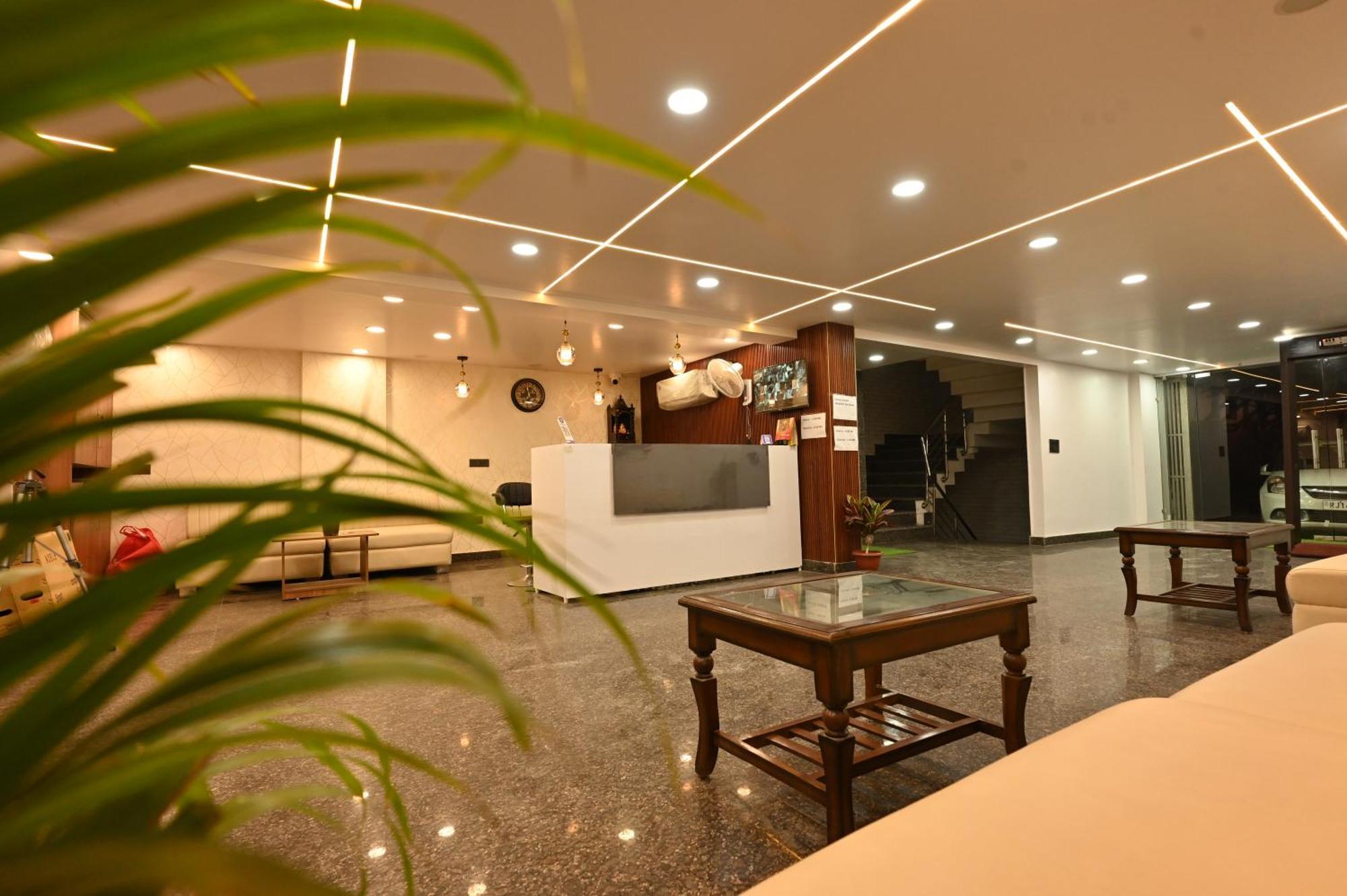 דלהי Hotel Down Town Paschim Vihar מראה חיצוני תמונה